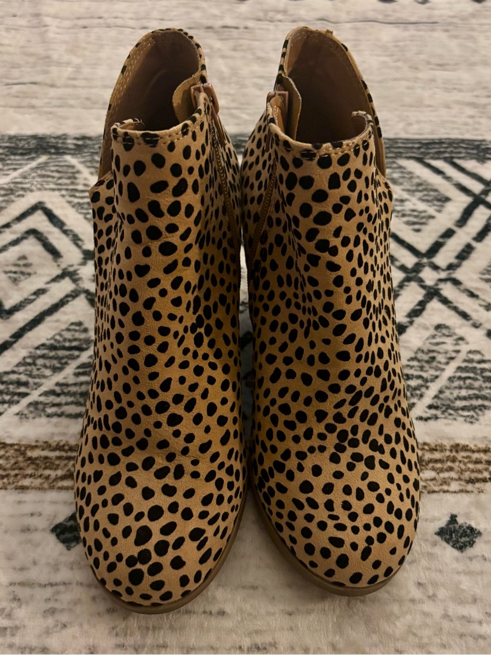 Faux Suede Pointy Toe Side Cutout Booties-Cheetah Leopard Print in 7.5